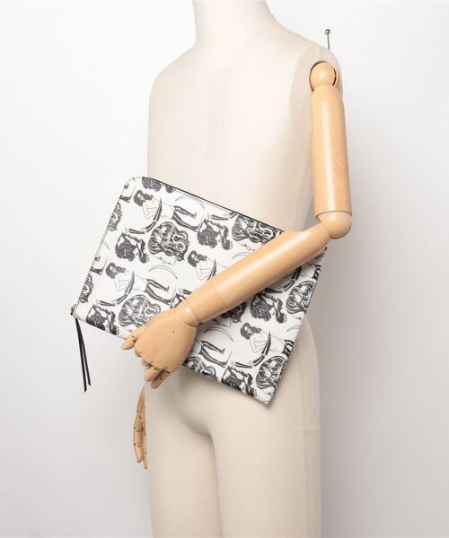MEDICOM TOY LIFE ENTERTAINMENT（メディコムトイライフエンターテイメント）の「MLE SAIKO OTAKE / DOCUMENT CASE A4 "PLANET"（クラッチバッグ・レディース・ホワイト・ONE SIZE）」の7枚目の写真