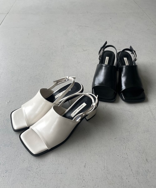 cheriella(シェリエラ)の「【cheriella】オープントゥサンダル(サンダル・レディース・ブラック/アイボリー・L(24.5cm)/M(23.5cm)/S(22.5cm))」の1枚目の写真