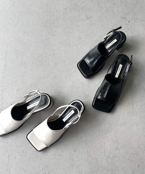 cheriella(シェリエラ)の「【cheriella】オープントゥサンダル(サンダル・レディース・ブラック/アイボリー・L(24.5cm)/M(23.5cm)/S(22.5cm))」の3枚目の写真