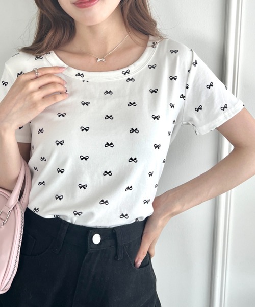 Loueme(ルエム)の「プチリボンプリントTシャツ(Tシャツ/カットソー・レディース・グレー/ブラック/ホワイト・FREE)」の2枚目の写真