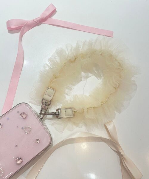 MAJESTIC LEGON（マジェスティックレゴン）の「チュールストラップ（スマホグッズ・レディース・グレー/アイボリー・FREE）」の5枚目の写真