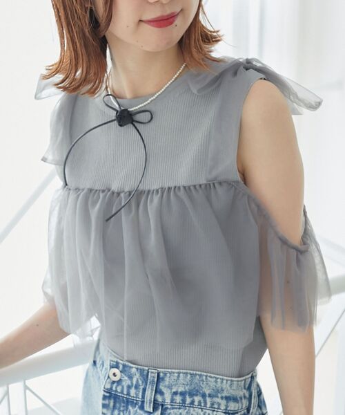 MAJESTIC LEGON(マジェスティックレゴン)の「肩リボンチュールフリルニット(ニット/セーター・レディース・グレー/アイボリー/ブラック・MEDIUM)」の8枚目の写真