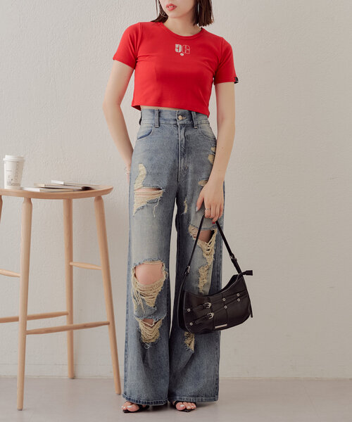 Chico(チコ)の「ロゴ刺繍チビT(Tシャツ/カットソー・レディース・レッド/ブラック/ベージュ/アイボリー・FREE)」の14枚目の写真