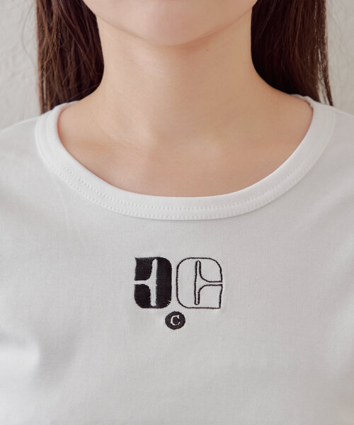 Chico(チコ)の「ロゴ刺繍チビT(Tシャツ/カットソー・レディース・レッド/ブラック/ベージュ/アイボリー・FREE)」の7枚目の写真