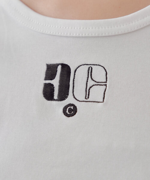 Chico(チコ)の「ロゴ刺繍チビT(Tシャツ/カットソー・レディース・レッド/ブラック/ベージュ/アイボリー・FREE)」の6枚目の写真