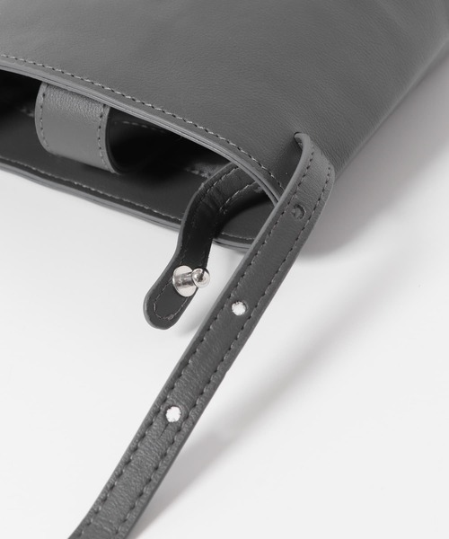 URBAN RESEARCH DOORS（アーバンリサーチドアーズ）の「コンパクトショルダーバッグ（ショルダーバッグ・メンズ・ブラック/グレー・-）」の10枚目の写真