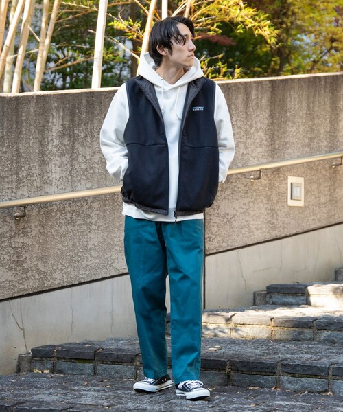 coen（コーエン）の「ガレージチノテーパードパンツ（チノパンツ・メンズ・ブラック/ターコイズブルー/ベージュ/ワインレッド・S/M/L/XL）」の16枚目の写真