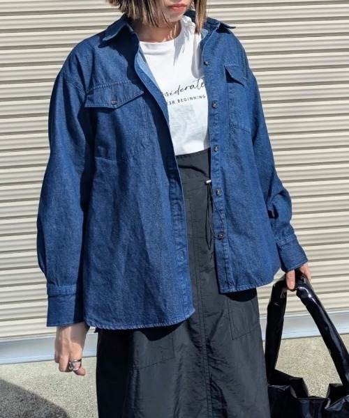 ikka（イッカ）の「【雑誌InRed10月号掲載】オーバーシャツ（シャツ/ブラウス・レディース・オフホワイト/ブルー/ネイビー・L/M/S）」の19枚目の写真