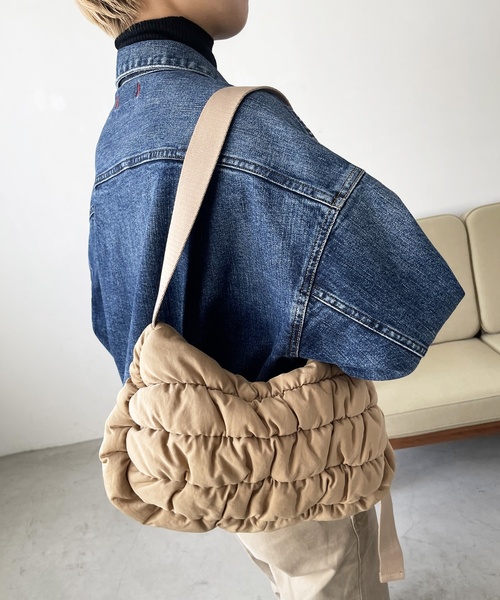 LE TALON(ルタロン)の「LE TALON QUILTING PUFF CB バッグ(ショルダーバッグ・レディース・ブラック/ベージュ・FREE)」の6枚目の写真