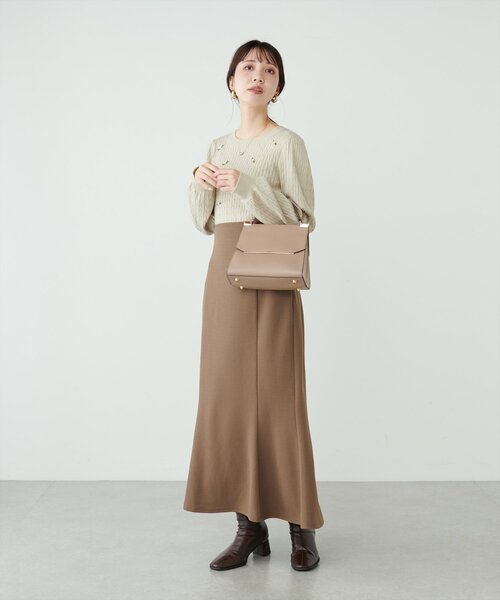 natural couture(ナチュラルクチュール)の「ミニローズケーブルニットプルオーバー(ニット/セーター・レディース・ネイビー/チャコールグレー/アイボリー・FREE)」の7枚目の写真