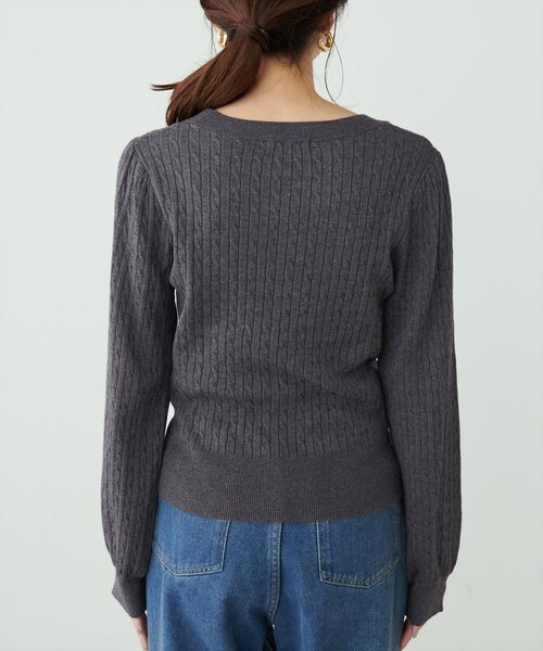 natural couture(ナチュラルクチュール)の「ミニローズケーブルニットプルオーバー(ニット/セーター・レディース・ネイビー/チャコールグレー/アイボリー・FREE)」の21枚目の写真
