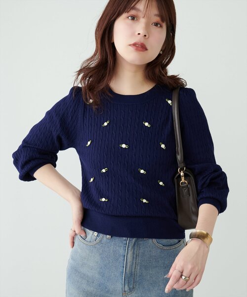 natural couture(ナチュラルクチュール)の「ミニローズケーブルニットプルオーバー(ニット/セーター・レディース・ネイビー/チャコールグレー/アイボリー・FREE)」の16枚目の写真