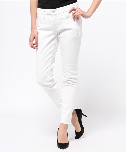 RED CARD TOKYO(レッドカード)の「RED CARD ホワイトデニムパンツ(デニムパンツ・レディース・ホワイト・26/27/25/22/23/24)」の1枚目の写真