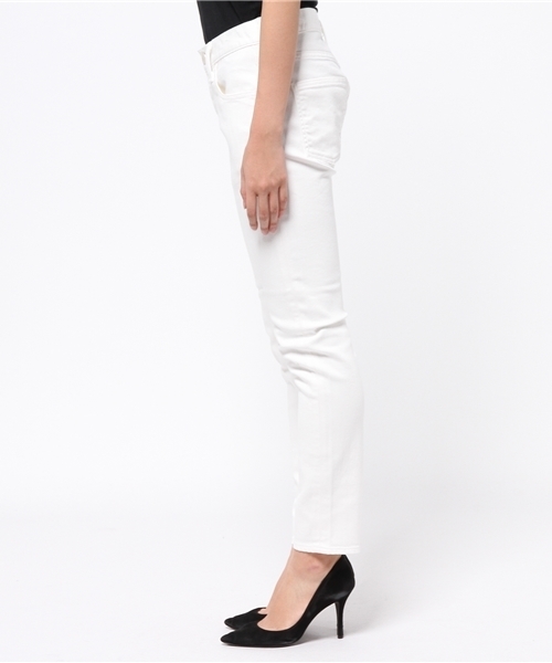 RED CARD TOKYO(レッドカード)の「RED CARD ホワイトデニムパンツ(デニムパンツ・レディース・ホワイト・26/27/25/22/23/24)」の11枚目の写真