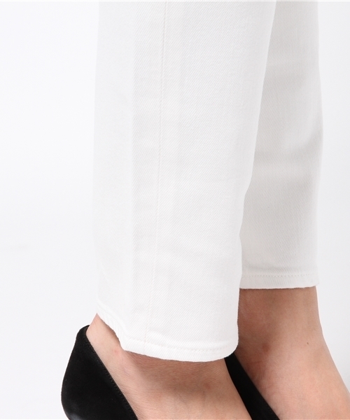 RED CARD TOKYO(レッドカード)の「RED CARD ホワイトデニムパンツ(デニムパンツ・レディース・ホワイト・26/27/25/22/23/24)」の8枚目の写真