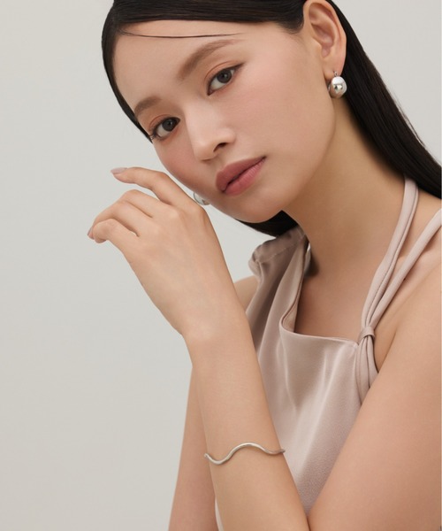 ciite'（シーテ）の「シンプリールフレ バングル（バングル/リストバンド・レディース・ゴールド/シルバー・FREE）」の2枚目の写真