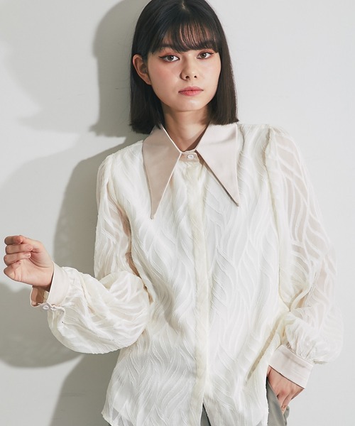 SMILE ORCHID(スマイルオーキッド)の「ワイドカラーブラウス(シャツ/ブラウス・レディース・ブラック/アイボリー・M)」の1枚目の写真