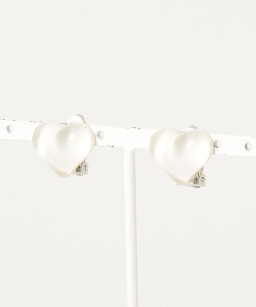 RUBY AND YOU（ルビーアンドユー）の「［select］ぷっくりハートイヤリング（イヤリング・レディース・ホワイト・FREE）」の7枚目の写真