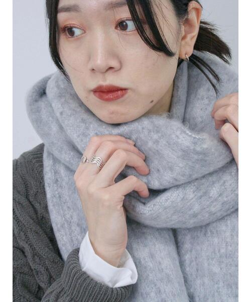 Samansa Mos2 blue（サマンサモスモスブルー）の「ボリュームフリンジマフラー（ストール/ショール・レディース・チャコールグレー/カーキ/キナリ・F）」の15枚目の写真