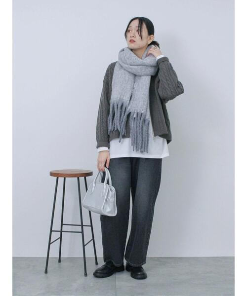 Samansa Mos2 blue（サマンサモスモスブルー）の「ボリュームフリンジマフラー（ストール/ショール・レディース・チャコールグレー/カーキ/キナリ・F）」の8枚目の写真