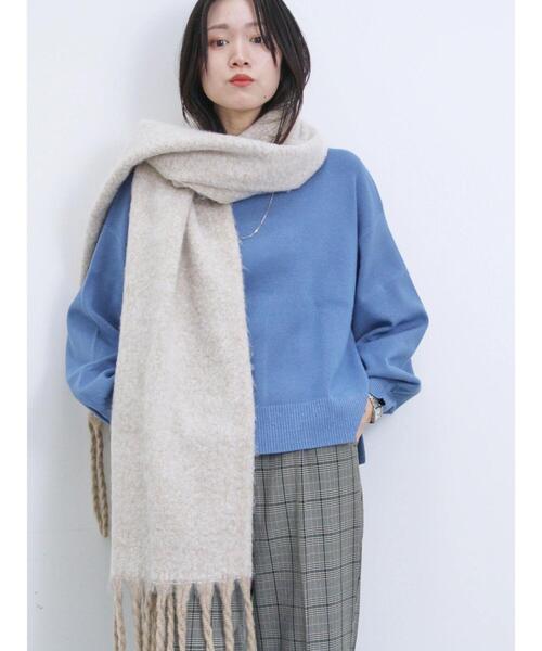 Samansa Mos2 blue（サマンサモスモスブルー）の「ボリュームフリンジマフラー（ストール/ショール・レディース・チャコールグレー/カーキ/キナリ・F）」の14枚目の写真