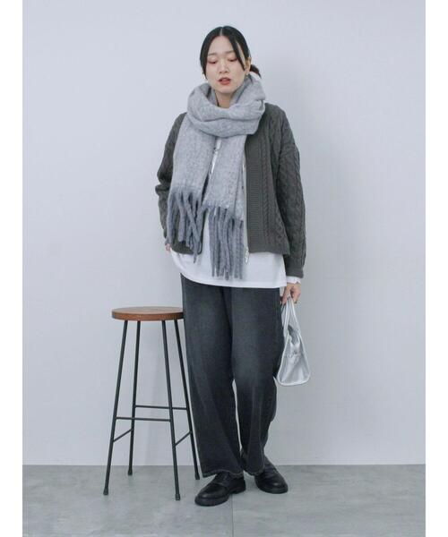 Samansa Mos2 blue（サマンサモスモスブルー）の「ボリュームフリンジマフラー（ストール/ショール・レディース・チャコールグレー/カーキ/キナリ・F）」の22枚目の写真