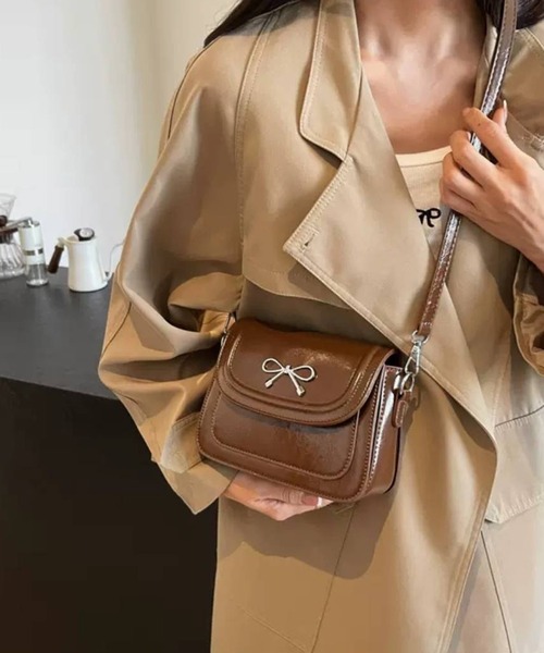 pumpkin port（パンプキンポート）の「リボンポイントミニショルダーバッグ（ショルダーバッグ・レディース・ブラック/アイボリー/レッド/ブラウン/キャメル/ベージュ/ブルー・FREE）」の6枚目の写真