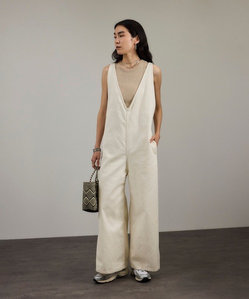 SALON adam et rope'（サロン アダム エ ロペ）の「【WEB限定】デニムサロペット 2（サロペット/オーバーオール・レディース・サックスブルー/チャコールグレー/オフホワイト・M/S）」の2枚目の写真