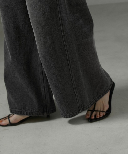 SALON adam et rope'（サロン アダム エ ロペ）の「【WEB限定】デニムサロペット 2（サロペット/オーバーオール・レディース・サックスブルー/チャコールグレー/オフホワイト・M/S）」の5枚目の写真