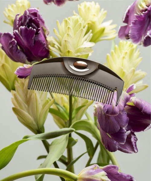 LOVECHROME（ラブクロム）の「(R)PGツキ プレミアムブラック（ヘアブラシ・レディース・ブラック・FREE）」の2枚目の写真