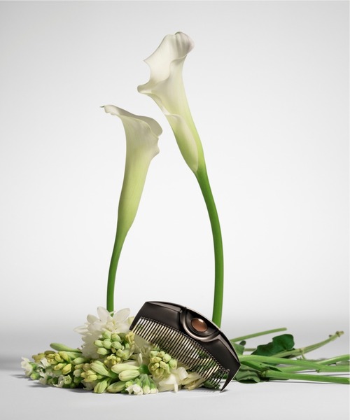 LOVECHROME（ラブクロム）の「(R)PGツキ プレミアムブラック（ヘアブラシ・レディース・ブラック・FREE）」の5枚目の写真