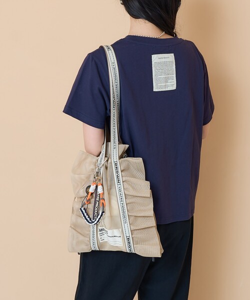 FREAK'S STORE(フリークスストア)の「BROWN THEATRE PRODUCTS × FREAK'S STORE/ブラウン バイ シアタープロダクツ 別注 メッシュフリルシューズバッグ/シアー トートバッグ(トートバッグ・レディース・レッド/グレー/ブラック/ナチュラル/ブルー・ONE SIZE)」の9枚目の写真