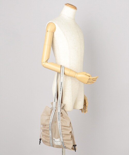 FREAK'S STORE(フリークスストア)の「BROWN THEATRE PRODUCTS × FREAK'S STORE/ブラウン バイ シアタープロダクツ 別注 メッシュフリルシューズバッグ/シアー トートバッグ(トートバッグ・レディース・レッド/グレー/ブラック/ナチュラル/ブルー・ONE SIZE)」の19枚目の写真