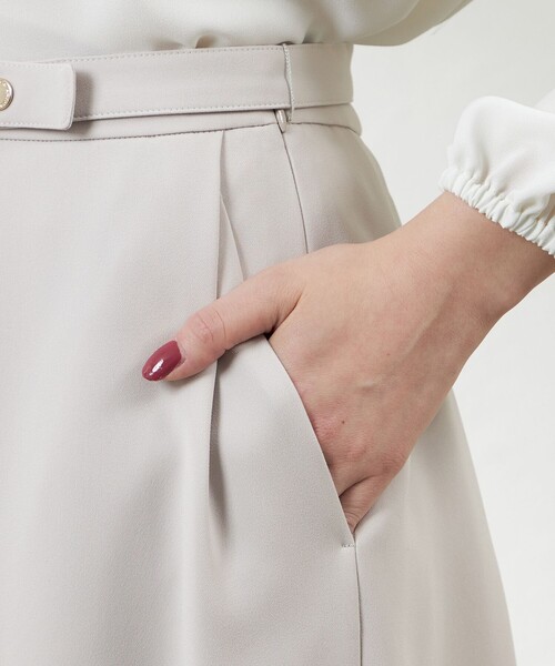 amaca（アマカ）の「トリアセテートコンパクトAラインスカート（スカート・レディース・ベージュ/ダークネイビー・38/36）」の10枚目の写真