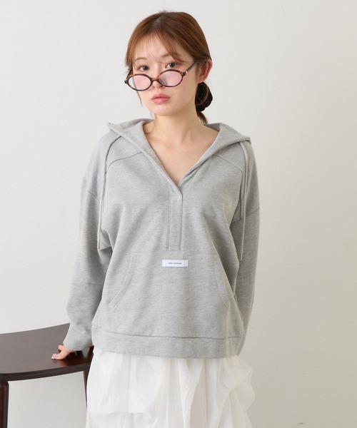 RAY CASSIN(レイカズン)の「スキッパーフードスウェット(スウェット・レディース・グレー/ホワイト/ネイビー・FREE)」の9枚目の写真