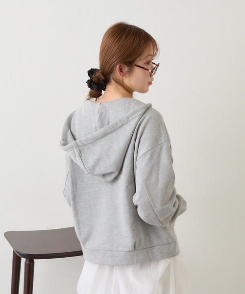 RAY CASSIN(レイカズン)の「スキッパーフードスウェット(スウェット・レディース・グレー/ホワイト/ネイビー・FREE)」の11枚目の写真