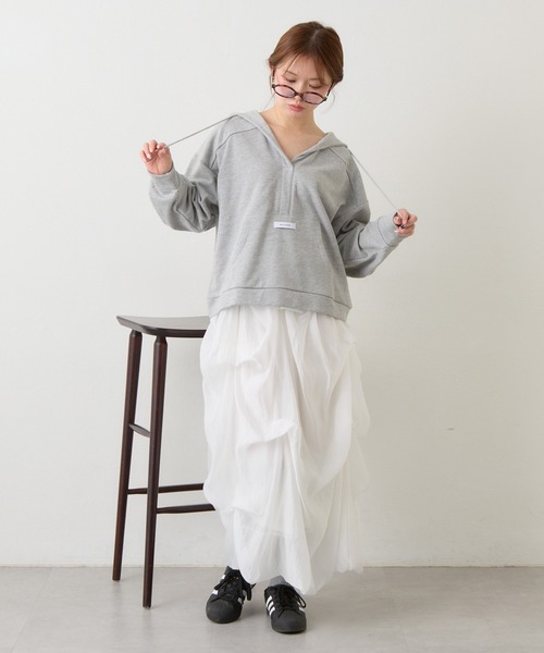 RAY CASSIN(レイカズン)の「スキッパーフードスウェット(スウェット・レディース・グレー/ホワイト/ネイビー・FREE)」の13枚目の写真