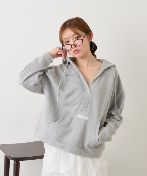 RAY CASSIN(レイカズン)の「スキッパーフードスウェット(スウェット・レディース・グレー/ホワイト/ネイビー・FREE)」の15枚目の写真