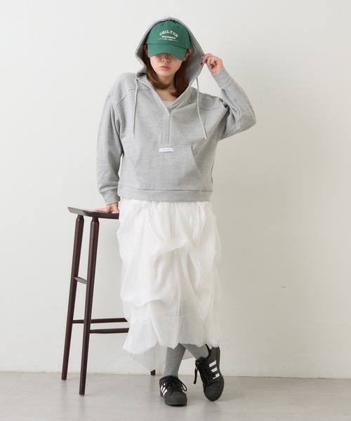 RAY CASSIN(レイカズン)の「スキッパーフードスウェット(スウェット・レディース・グレー/ホワイト/ネイビー・FREE)」の16枚目の写真