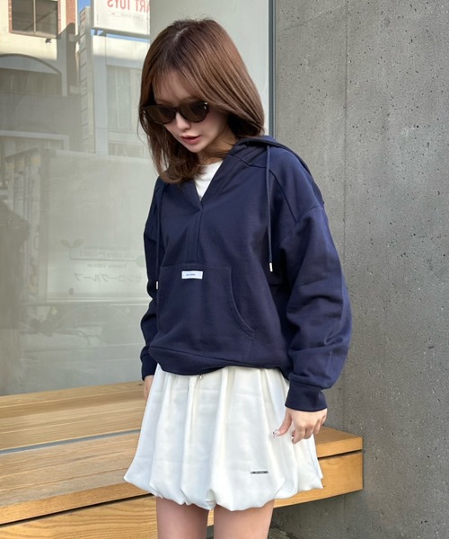 RAY CASSIN(レイカズン)の「スキッパーフードスウェット(スウェット・レディース・グレー/ホワイト/ネイビー・FREE)」の22枚目の写真