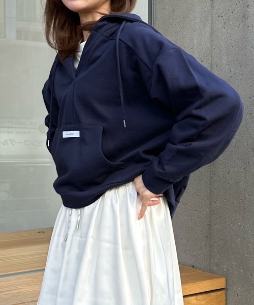 RAY CASSIN(レイカズン)の「スキッパーフードスウェット(スウェット・レディース・グレー/ホワイト/ネイビー・FREE)」の19枚目の写真