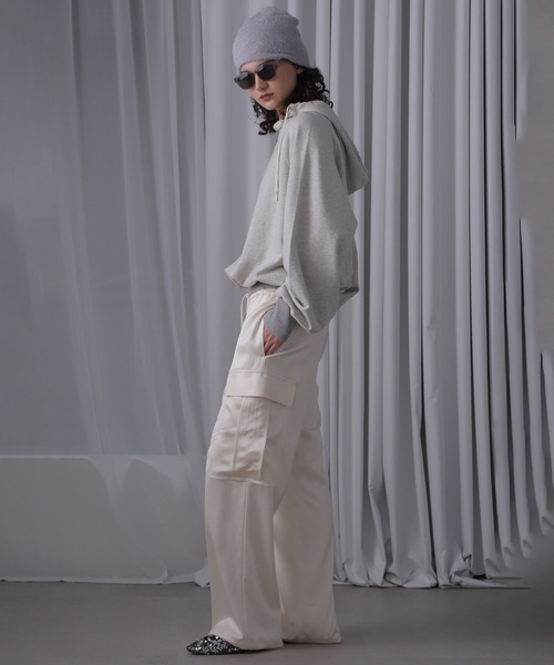 ROSE BUD（ローズバッド）の「(CREOLME)サテンカーゴパンツ（カーゴパンツ・レディース・ブラック/ホワイト・ONE SIZE）」の4枚目の写真