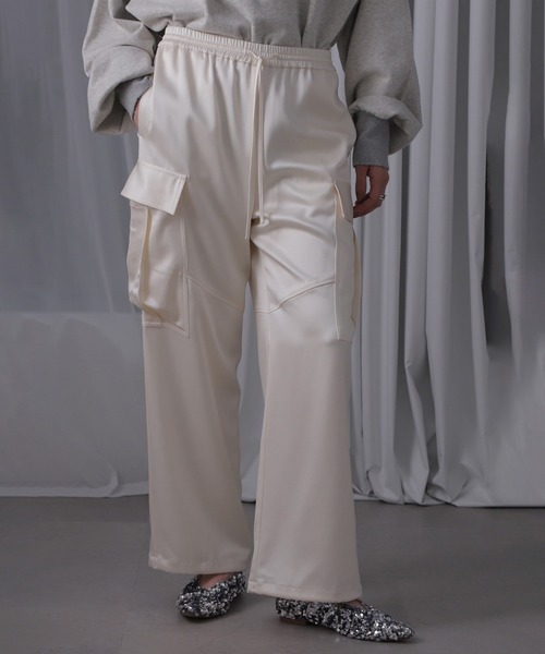ROSE BUD（ローズバッド）の「(CREOLME)サテンカーゴパンツ（カーゴパンツ・レディース・ブラック/ホワイト・ONE SIZE）」の6枚目の写真
