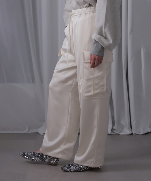 ROSE BUD（ローズバッド）の「(CREOLME)サテンカーゴパンツ（カーゴパンツ・レディース・ブラック/ホワイト・ONE SIZE）」の7枚目の写真