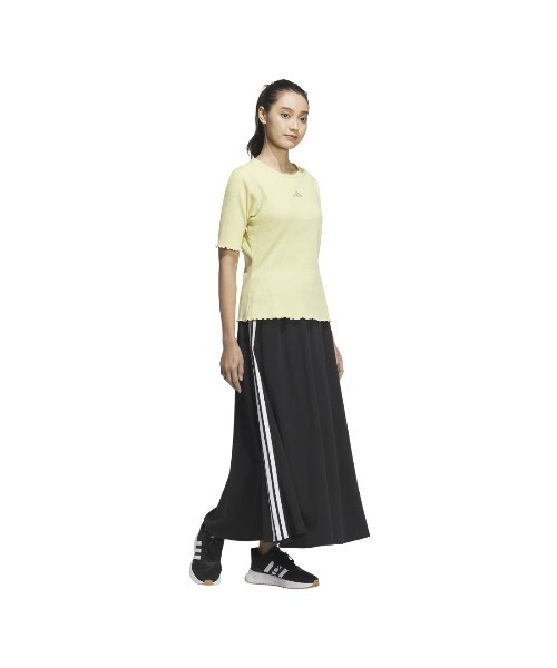 adidas(アディダス)の「アディダス adidas スリーストライプス ニットスカート(スカート・レディース・ブラック・S/M/L/XL)」の2枚目の写真