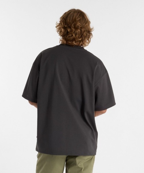 NEW BALANCE(ニューバランス)の「ニューバランス New Balance ショートスリーブTシャツ_オーバーサイズズド(Tシャツ/カットソー・メンズ・サンドグレー/オフホワイト/ブラック・S/M/L/LL/3L)」の5枚目の写真