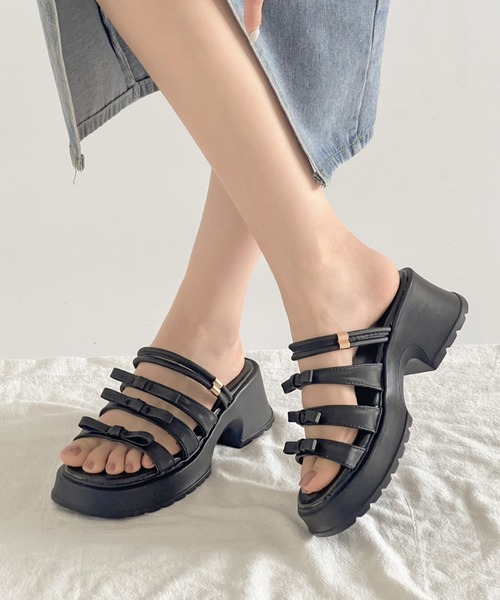 Shoes in Closet(シューズインクローゼット)の「軽量厚底 2WAY 3連リボン ストラップ ヒール サンダル 5992(サンダル・レディース・シルバー/ブラック/アイボリー・S/LL/L/M)」の5枚目の写真