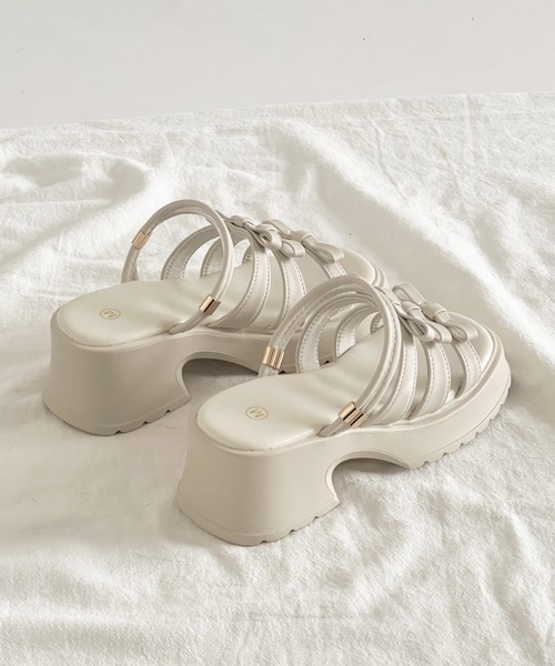 Shoes in Closet(シューズインクローゼット)の「軽量厚底 2WAY 3連リボン ストラップ ヒール サンダル 5992(サンダル・レディース・シルバー/ブラック/アイボリー・S/LL/L/M)」の18枚目の写真