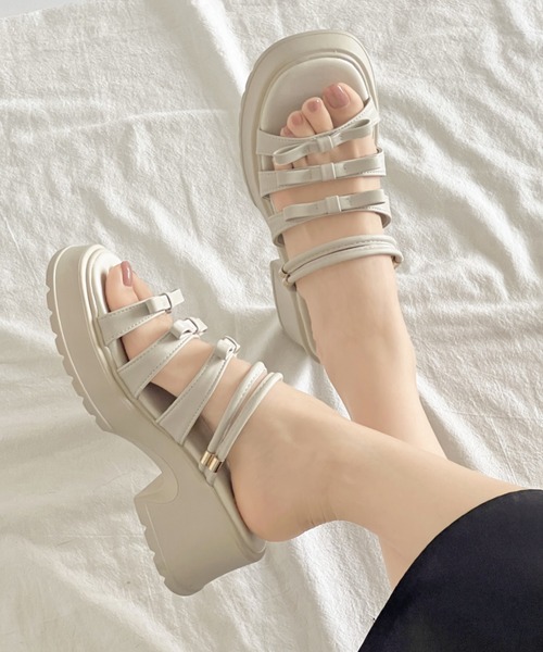Shoes in Closet(シューズインクローゼット)の「軽量厚底 2WAY 3連リボン ストラップ ヒール サンダル 5992(サンダル・レディース・シルバー/ブラック/アイボリー・S/LL/L/M)」の17枚目の写真