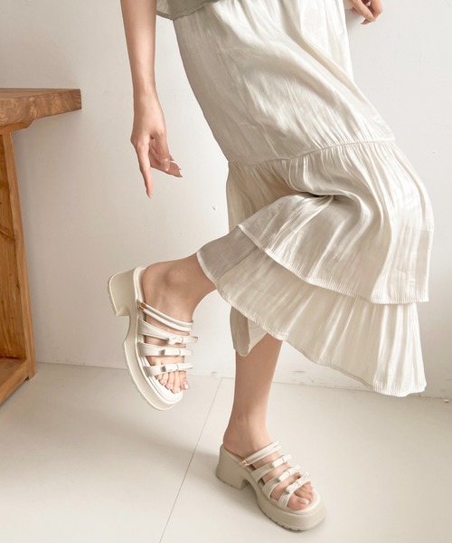 Shoes in Closet(シューズインクローゼット)の「軽量厚底 2WAY 3連リボン ストラップ ヒール サンダル 5992(サンダル・レディース・シルバー/ブラック/アイボリー・S/LL/L/M)」の21枚目の写真